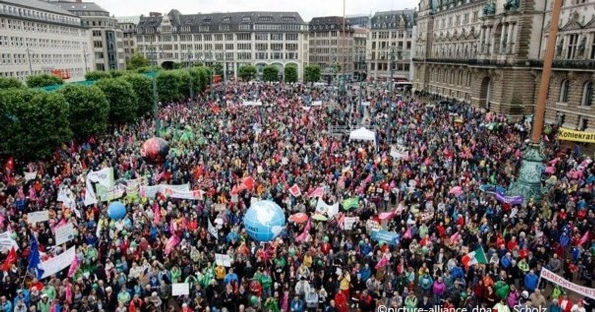 Die Welt sieht rot – Zivilgesellschaftliche Freiräume unter Druck